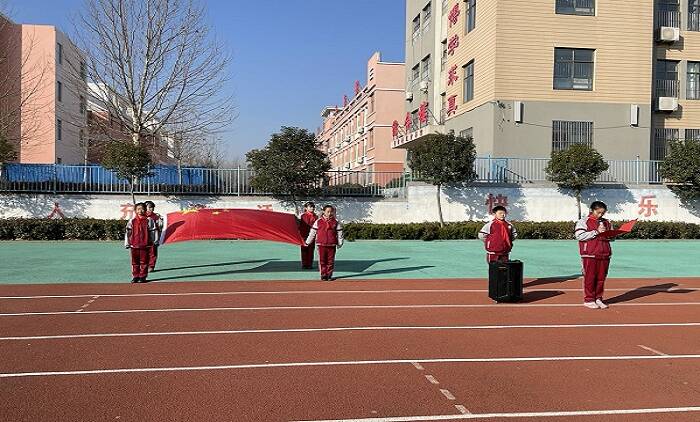 平邑县柏林镇中心小学开展开学第一课一起向未来主题活动