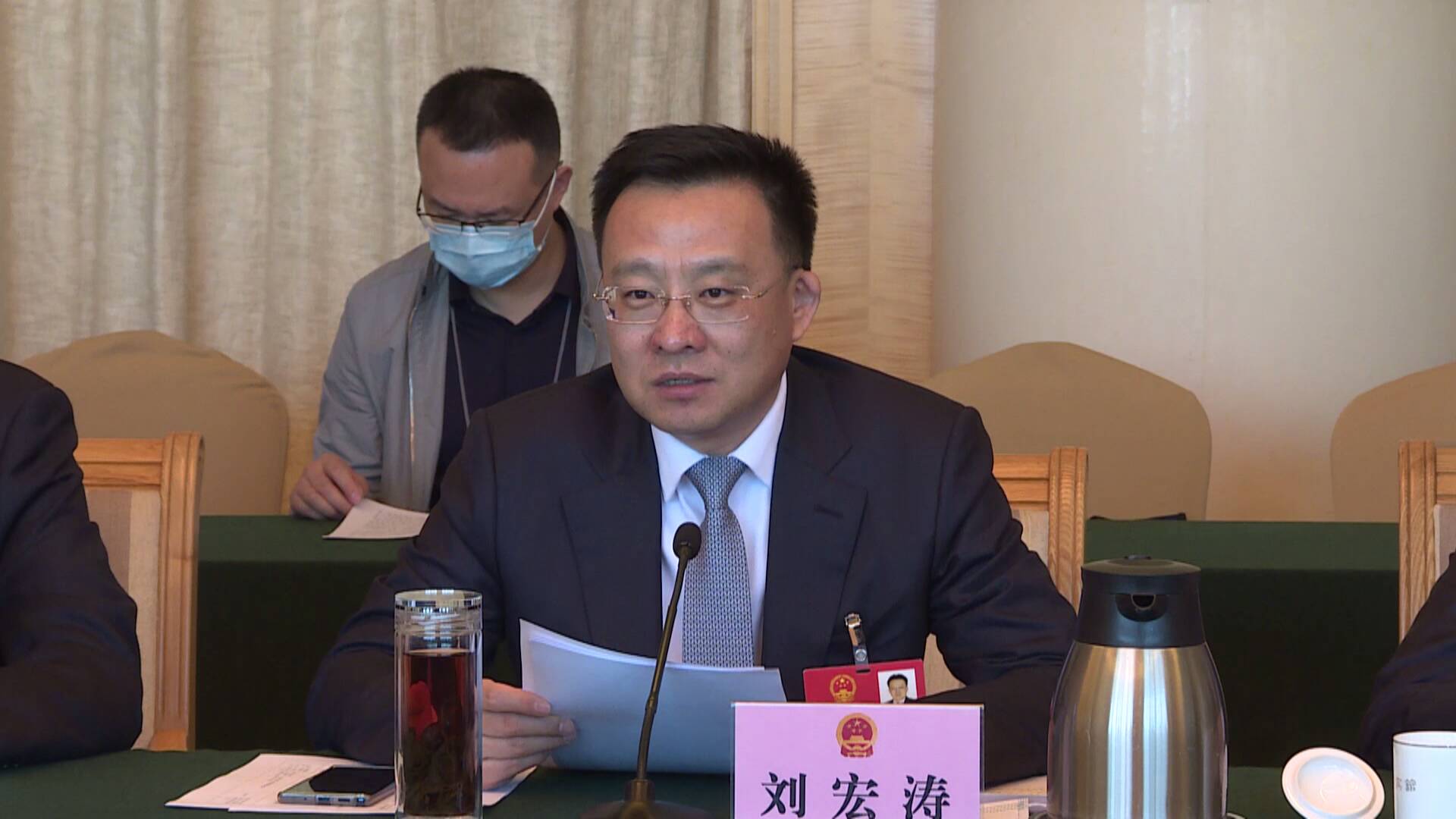 烟台市十七届人大五次会议海阳代表团召开建团会议