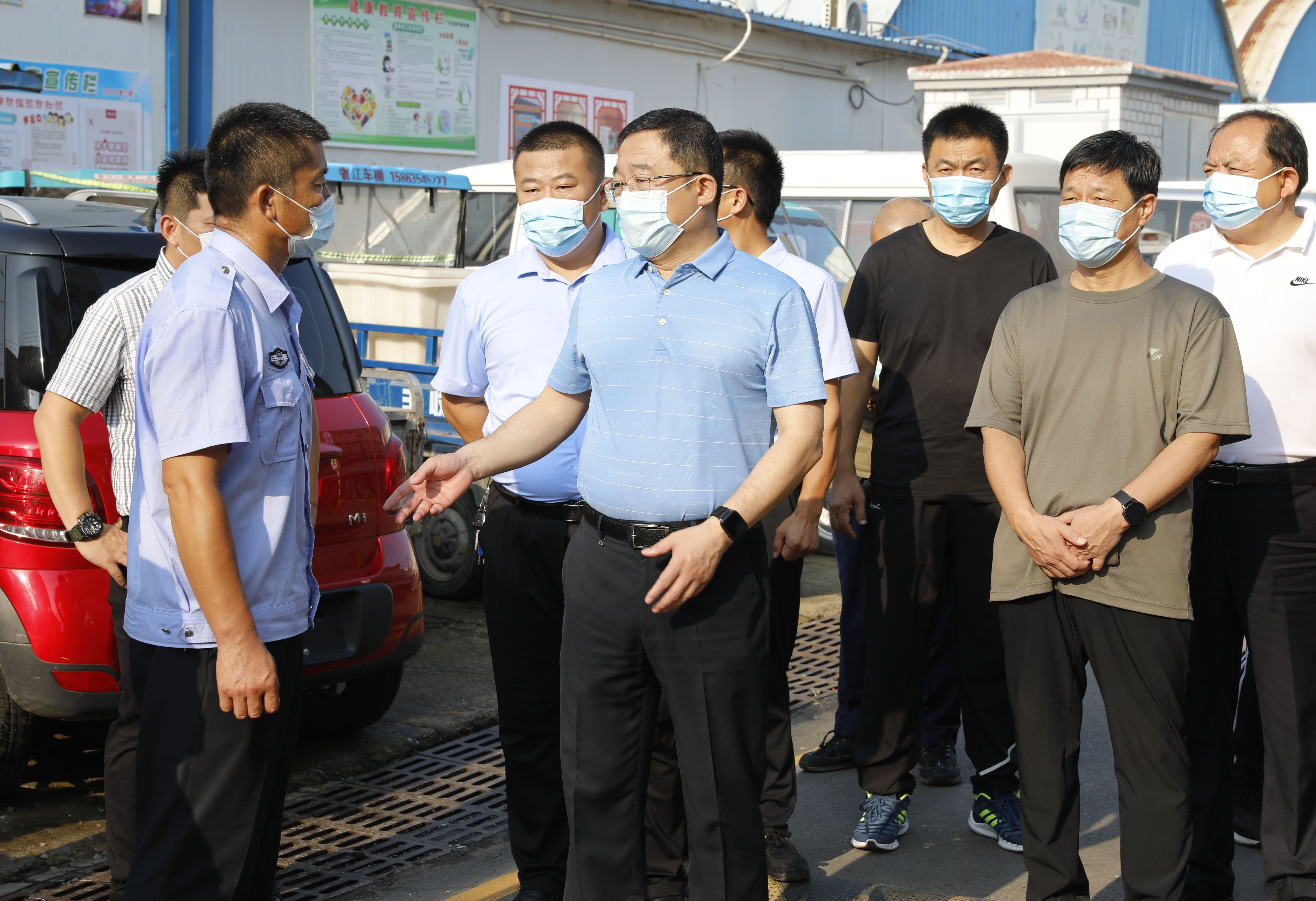 聊城市东昌府区委副书记江绍华督导国家卫生城市复审迎检工作