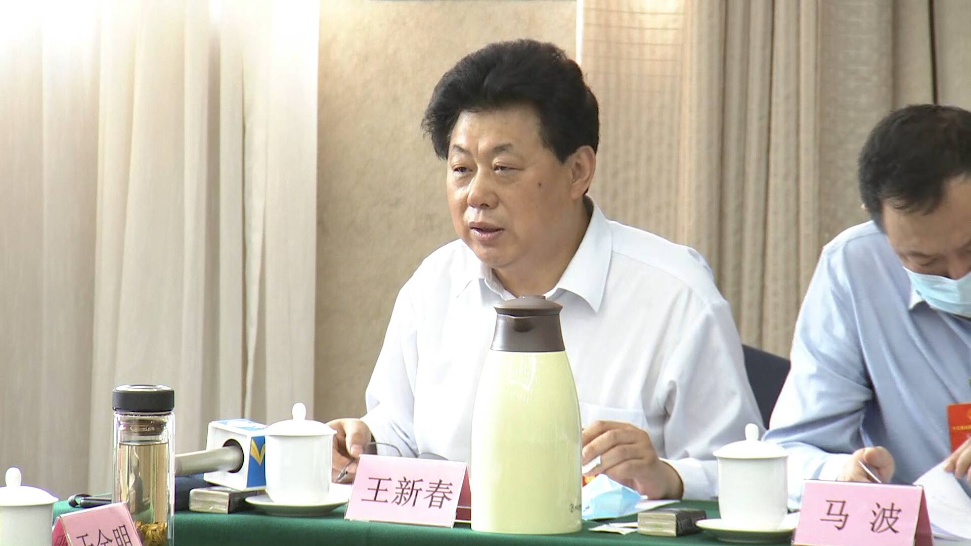 真知灼见现场声全国人大代表王新春建议加强法官队伍建设多方面保护