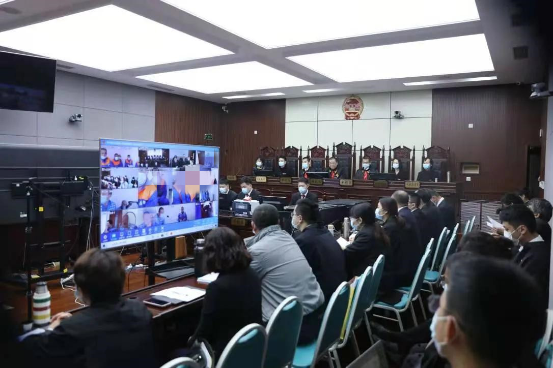 故意杀人,开设赌场,非法采矿.青岛这一20人黑社会组织被公开审理