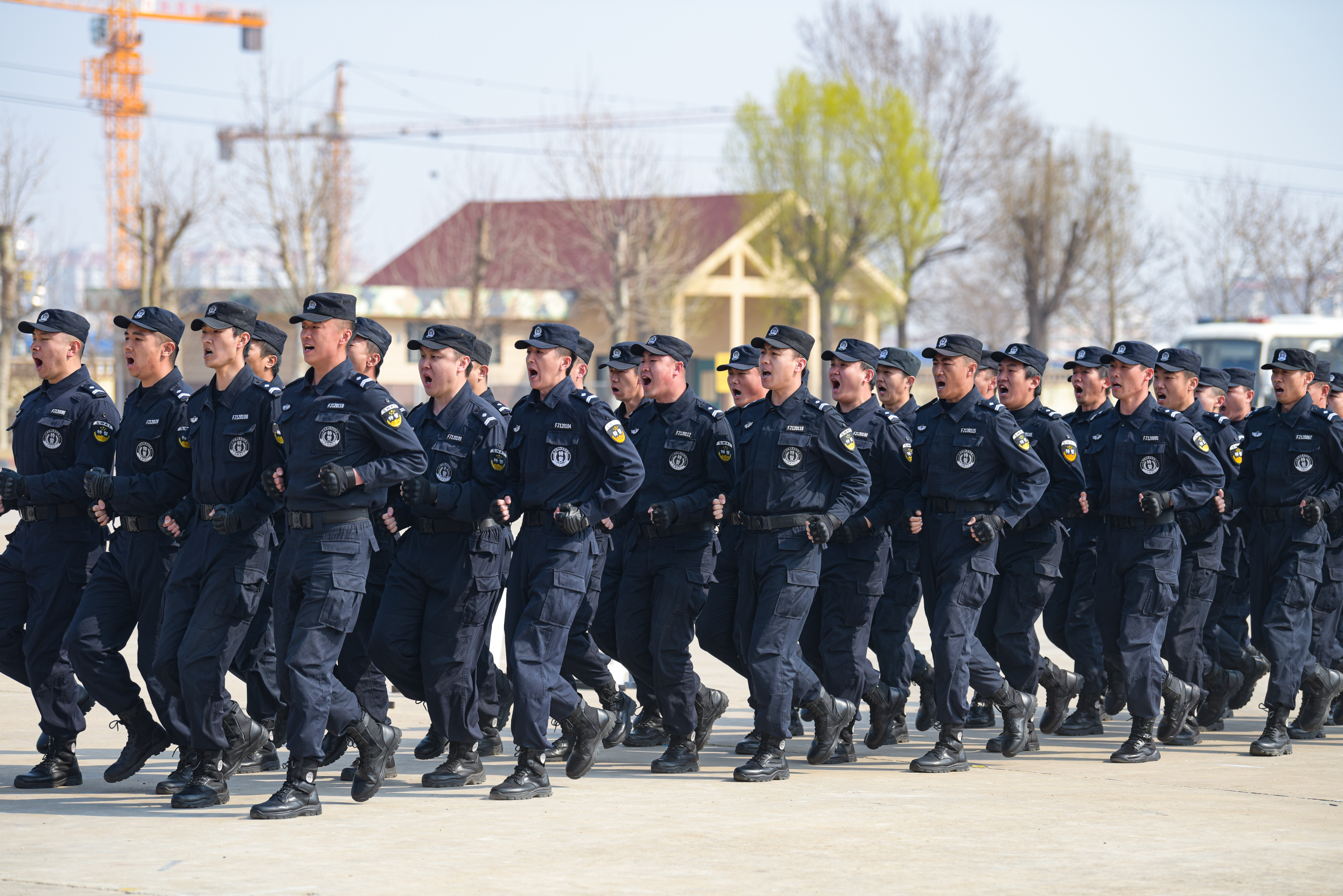 组图:青岛市公安局特警支队举办2021年全警实战大练兵