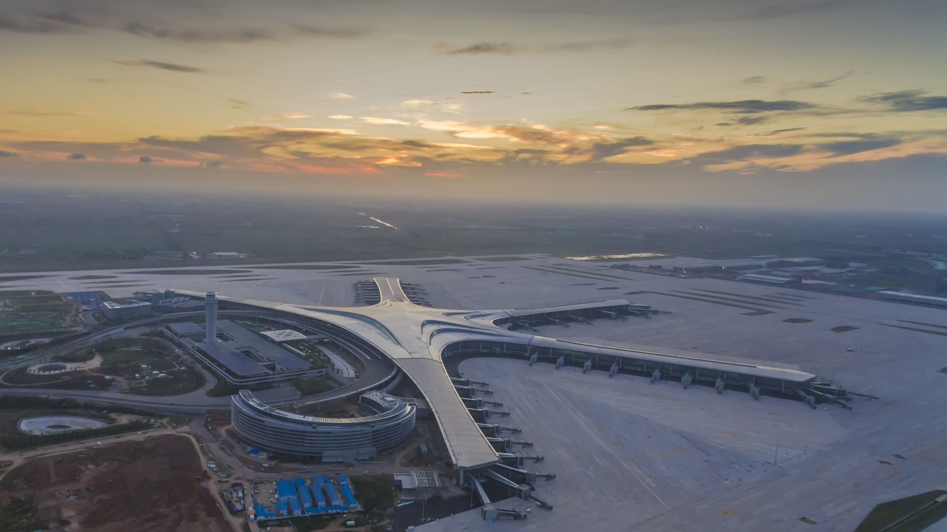 青岛胶东国际新机场正式运营