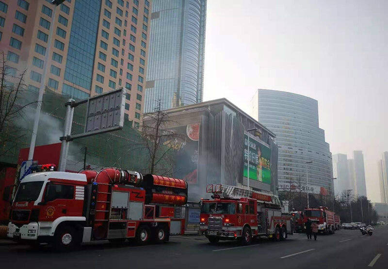 青岛官方通报香港中路地下通道火情已扑灭无人员伤亡