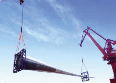 最长风电叶片达103米 蓬莱港刷新吊装世界纪录