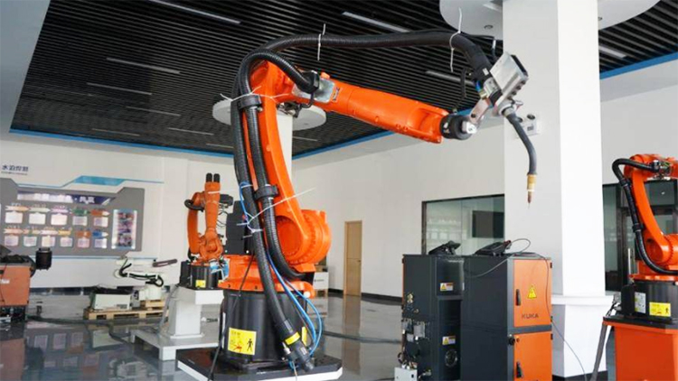爆款市场占有率连续三年第一，济宁机器人产业为啥频现“小巨人”