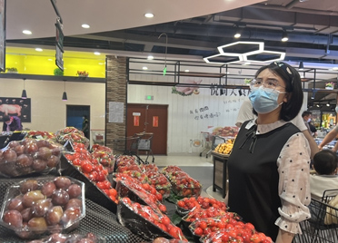潍坊大棚樱桃抢“鲜”上市，价格比去年低