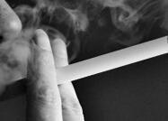 广铁警方破获一起贩运假冒伪劣香烟的非法经营案