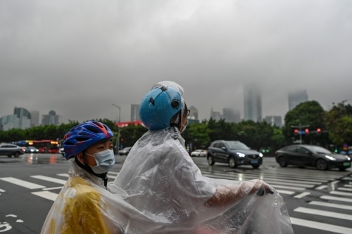 广东连续强降雨增加地质灾害风险 明起雨势逐渐减弱