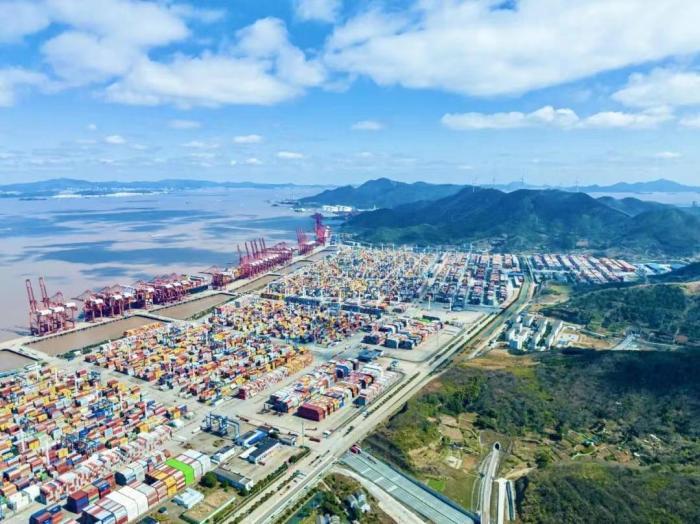 宁波舟山港1至4月运输生产稳健增长 护航外贸进出口