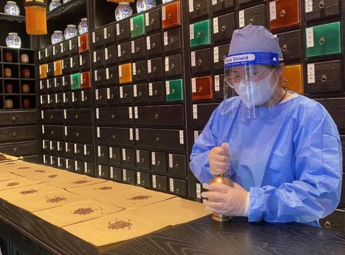 線上線下融合推進上海復商復市