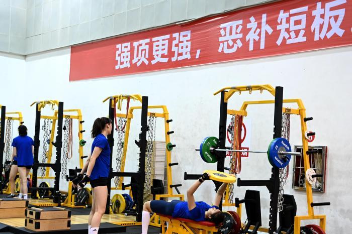 新一届中国女排结束集训  将首次亮相世界女排联赛