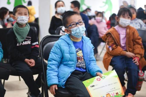 中国童鞋名企联合签署“欢度六一·童鞋护苗质量安全承诺书”