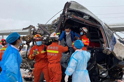 D2809次列車司機在5秒內緊急制動 列車滑行900多米