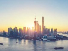 推進經濟恢復和重振，上海加速復工復產復市