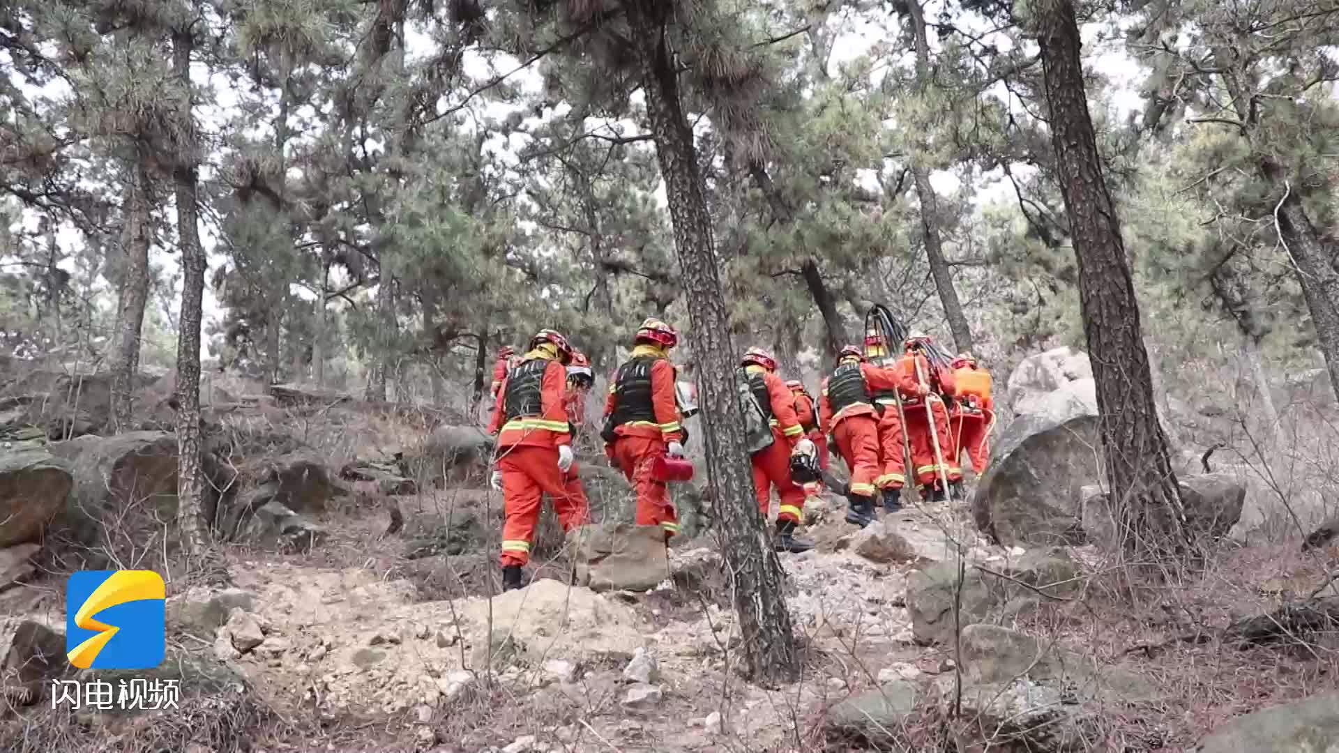 新春走基層｜探訪春節不回家的人 巡邏在沂蒙山上的消防隊