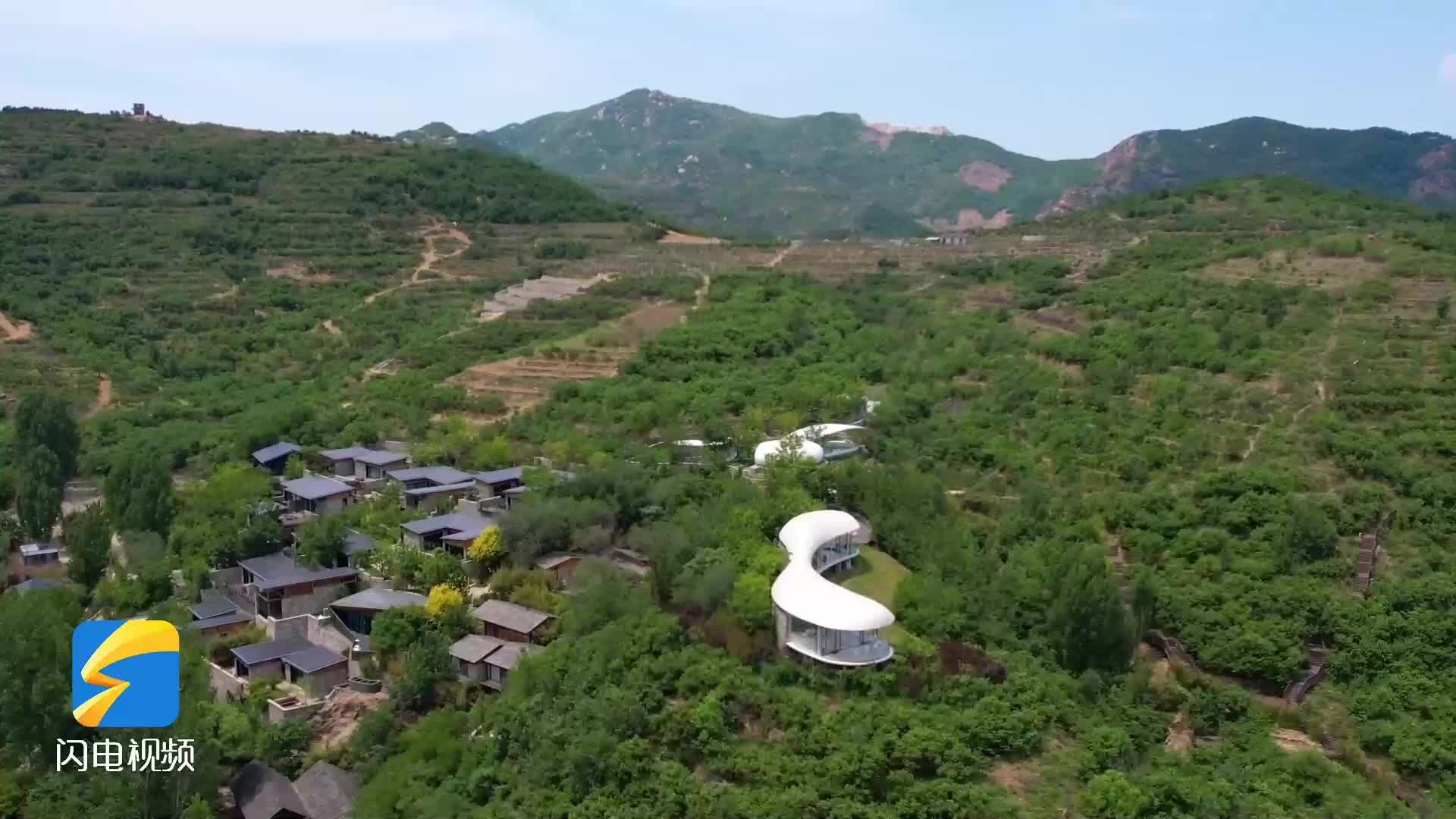 泰安九女峰书房入选山东年度最美书店跟记者一起来打卡这家云朵上的