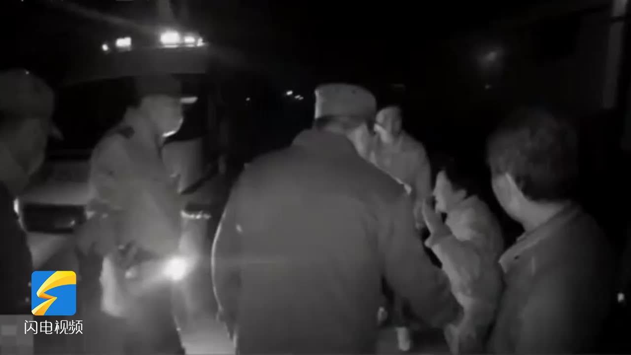 博興縣一老人迷路 民警幫其回家