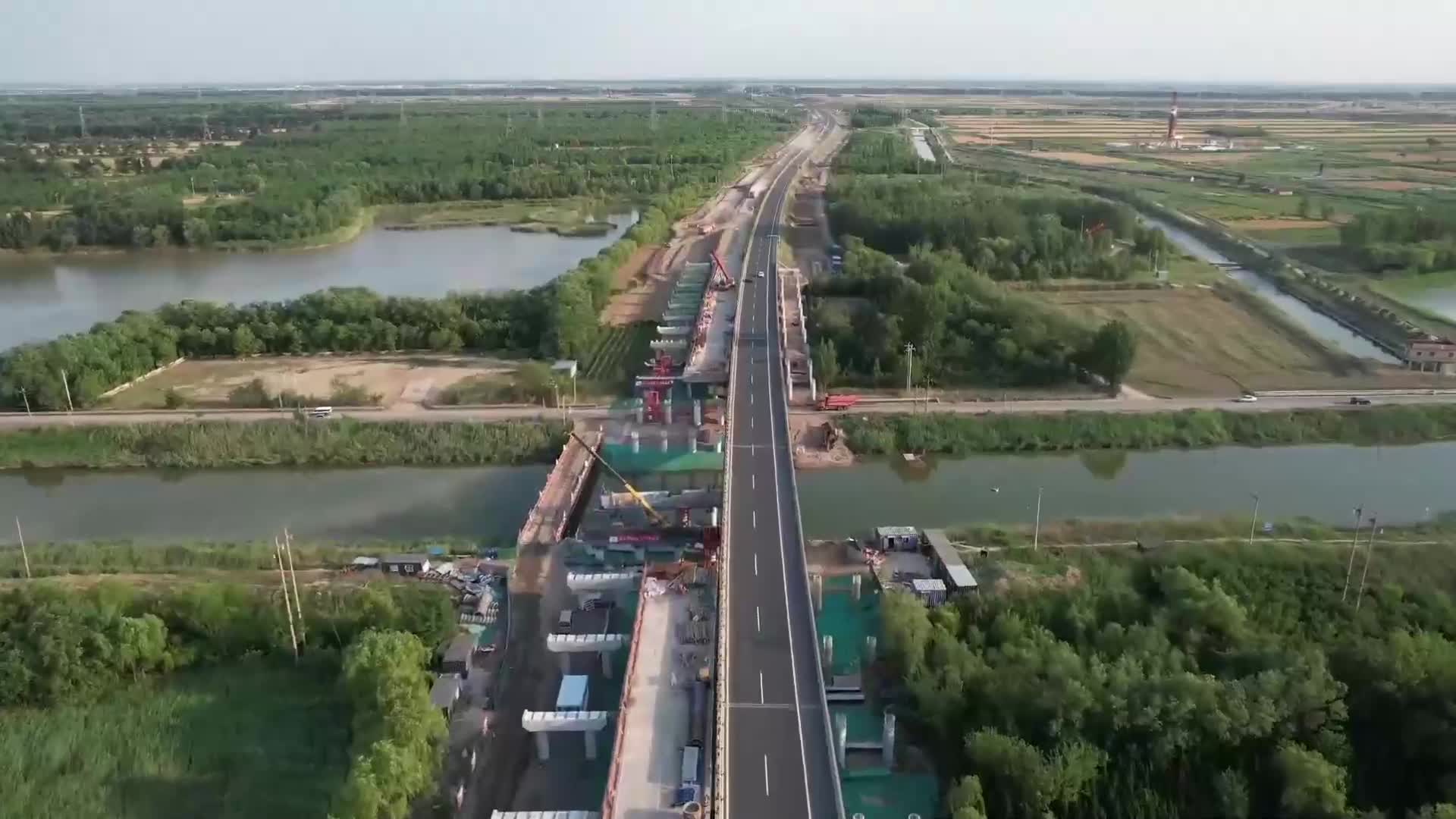 东青高速公路改扩建工程加快推进确保年底前实现半幅通车