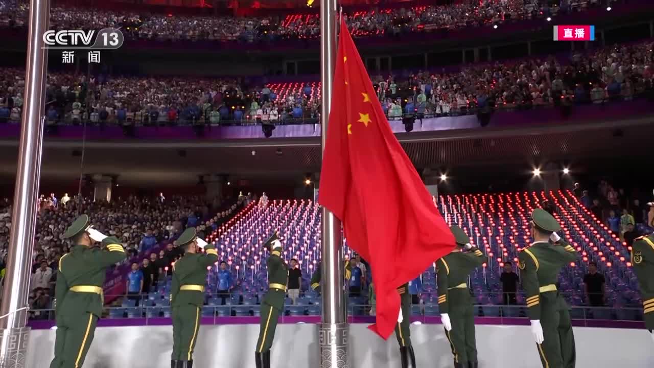 视频丨杭州亚运会开幕式升国旗奏唱国歌