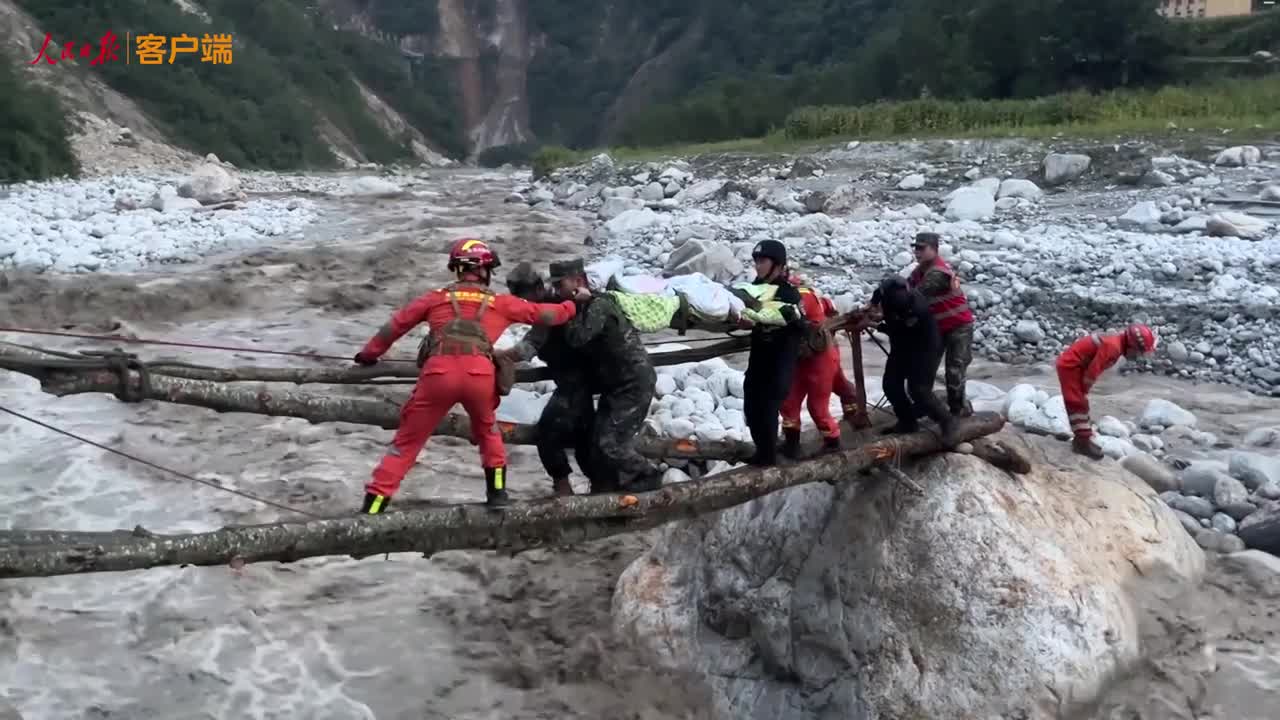 總書記的人民情懷｜“每一個平凡的人都作出了不平凡的貢獻”