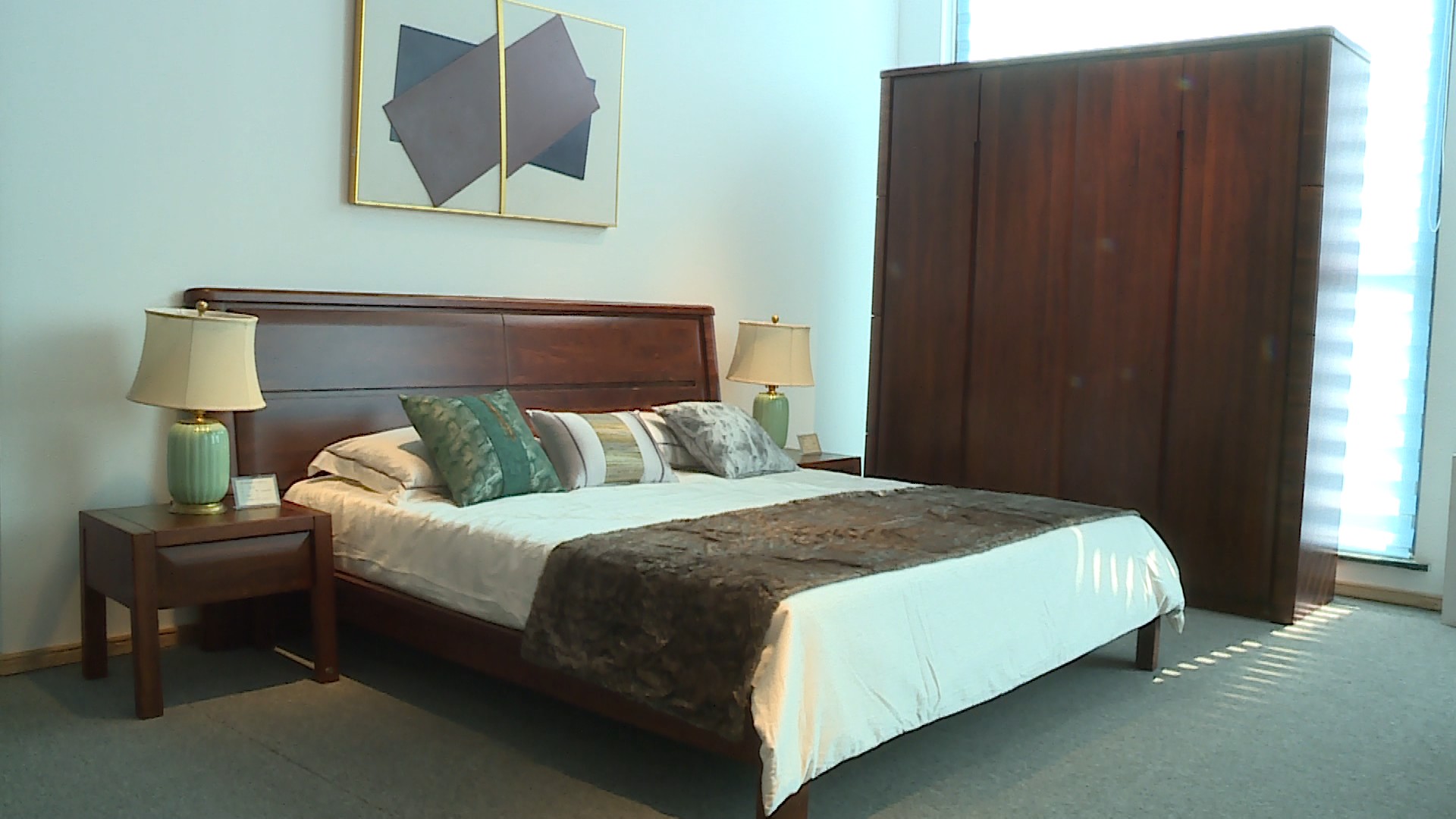 钟玲到宁津县调研家具产业发展情况