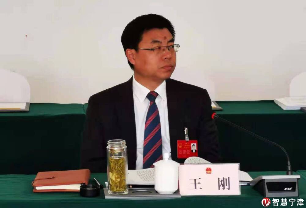 县委副书记王成出席会议;市民政局局长李淑华,市统计局局长夏连红,市