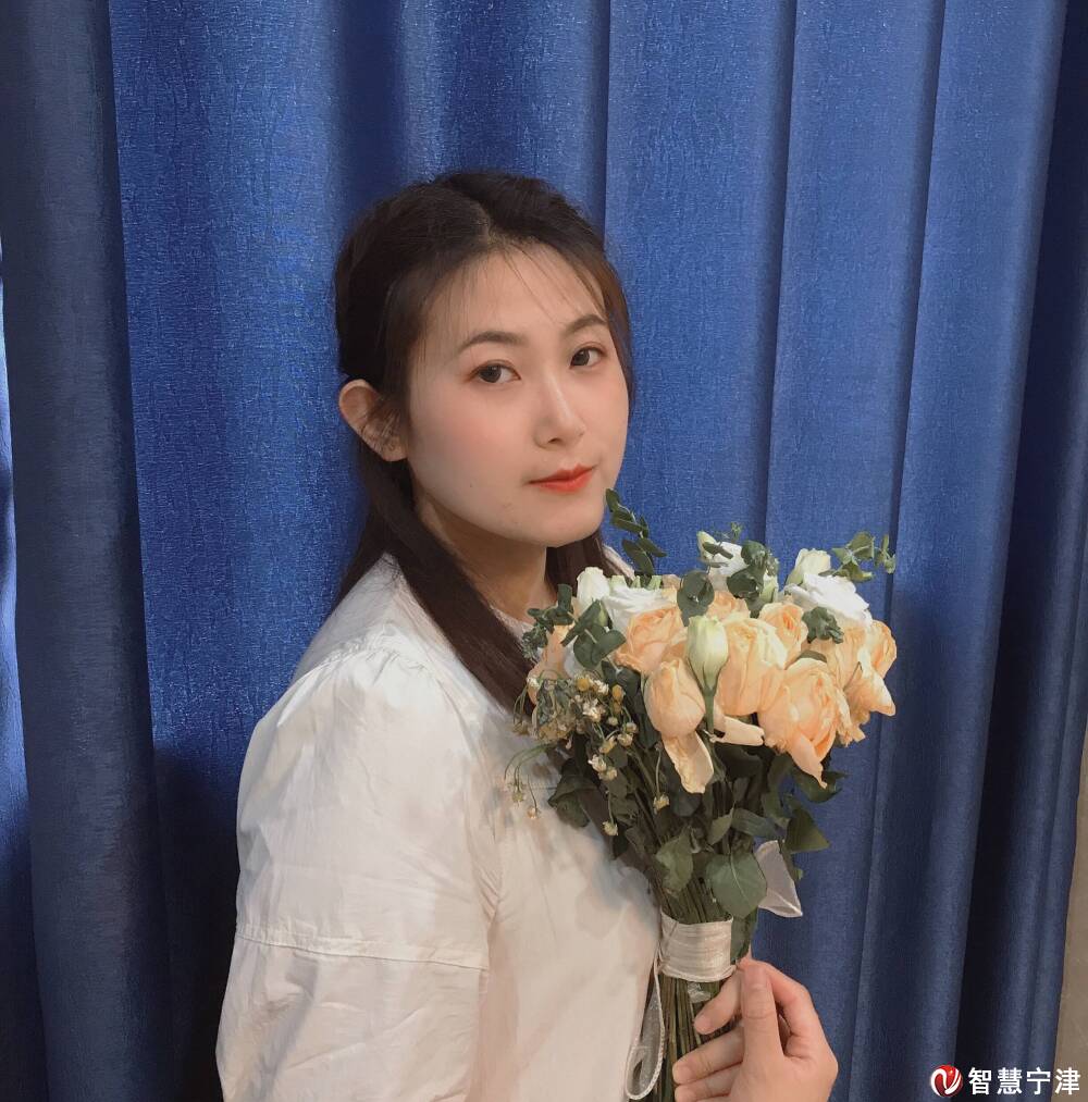 悦读者丨韩月娇白色山茶花