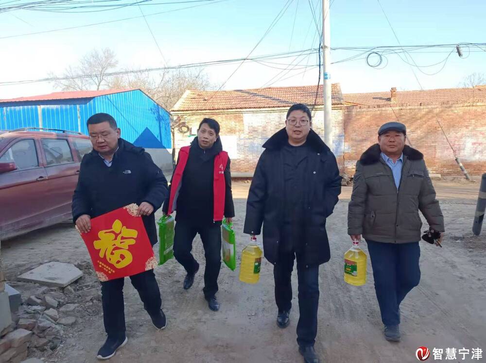 和老党员度过一个温暖,安乐,祥和的节日,鲁东大学省派第一书记王茂波