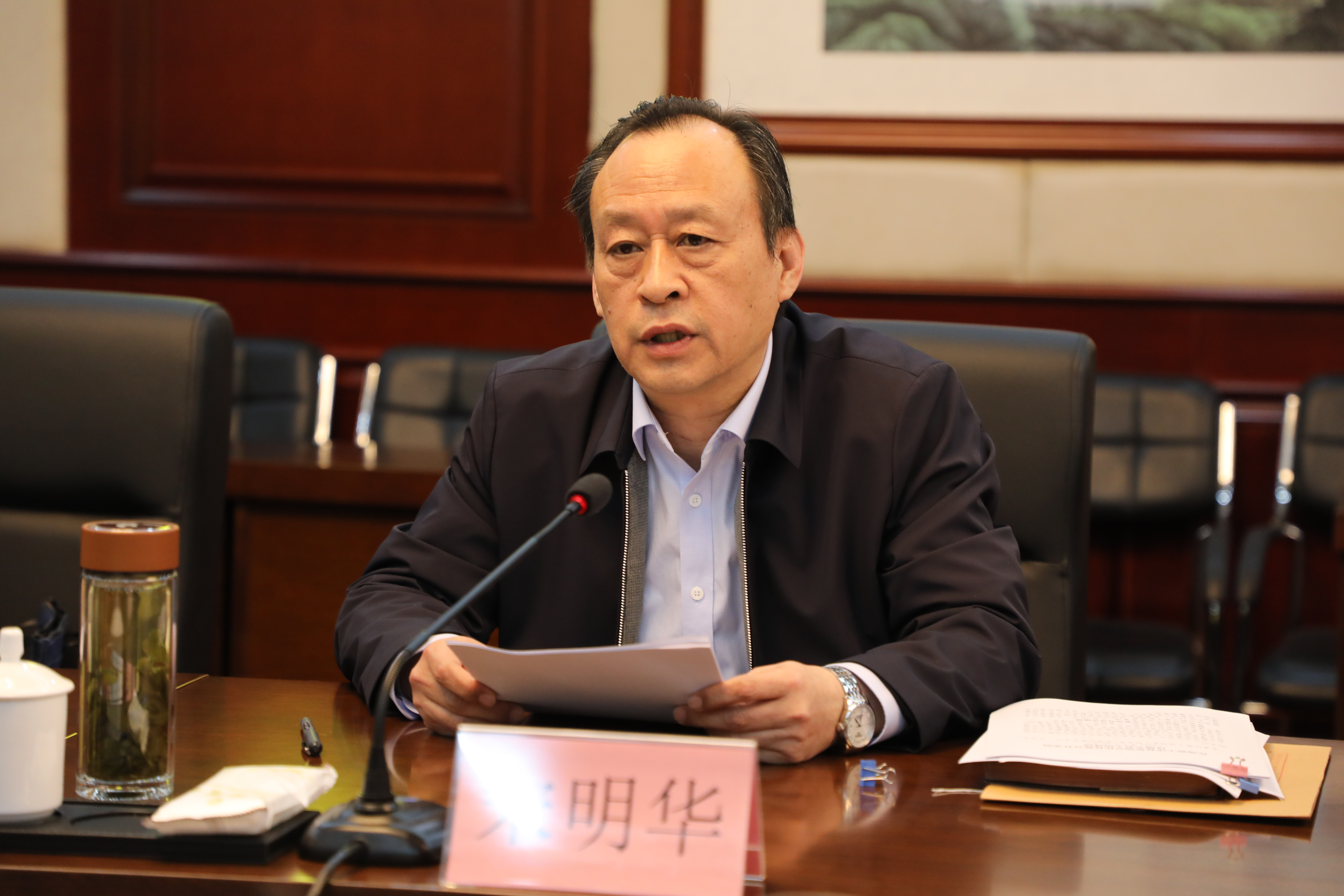 县监委主任卢长宾,县委常委,组织部部长刘海永,副县长肖志勇参加会议