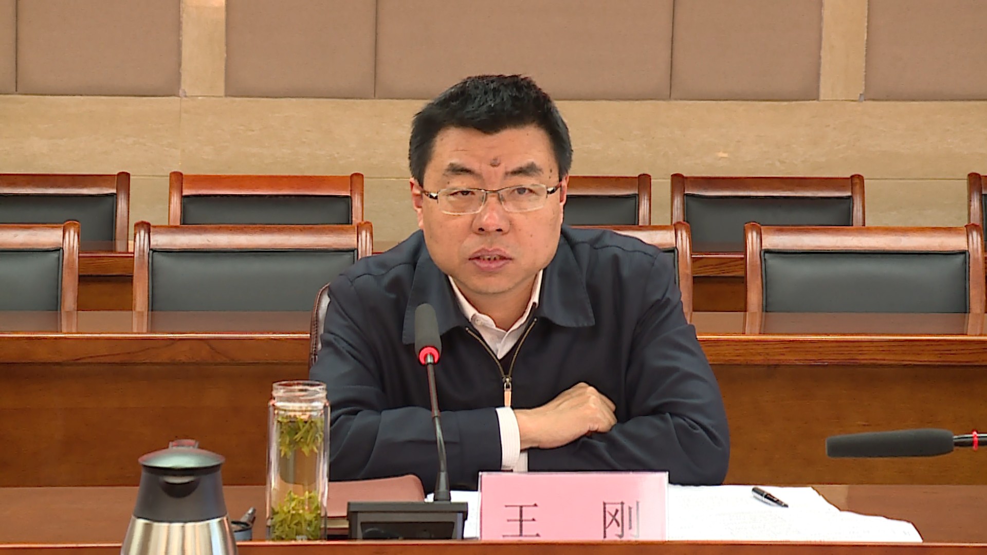 全县村庄融合和村(社区)"两委"换届工作调度会召开