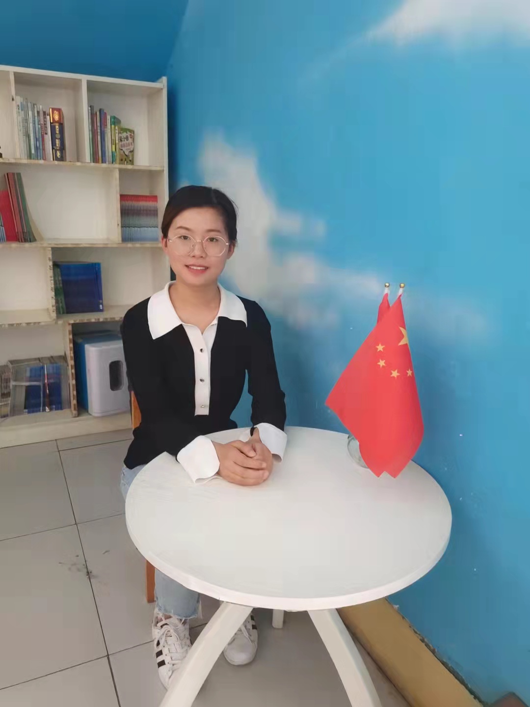 悦读者丨马丹丹《白色山茶花 》