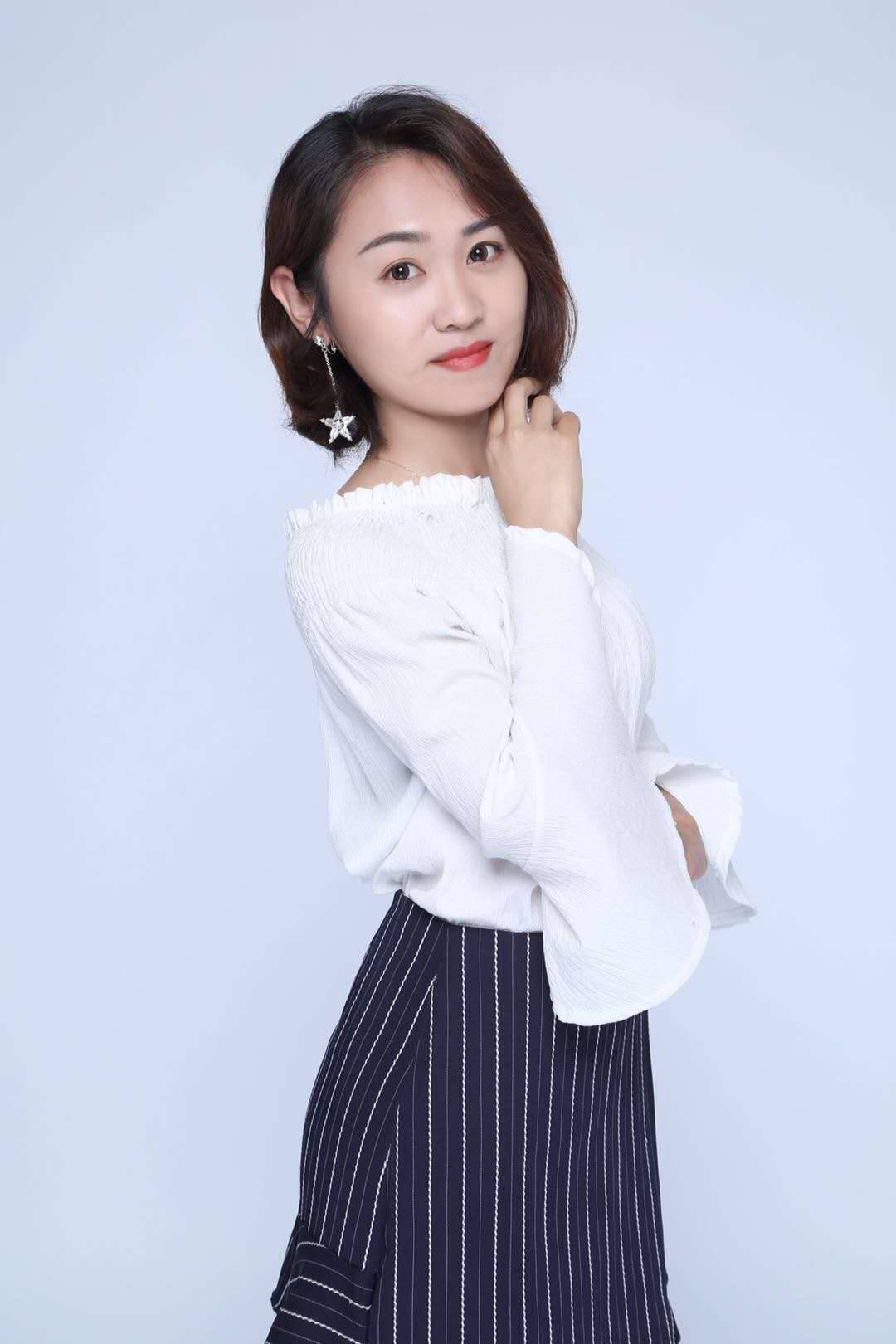 新春诵经典一起向未来悦读者冯骥才年意朗读赵楠