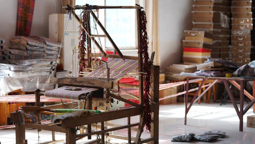 山东手造商河匠心商河老粗布梭线飞舞经纬交错的手工艺术