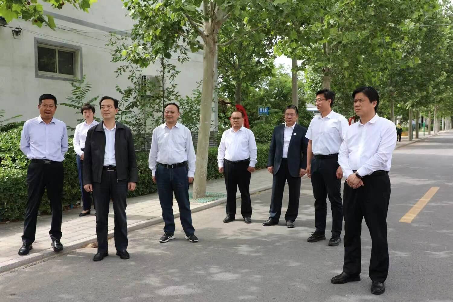 安徽省供销合作社领导来我县考察垃圾分类工作