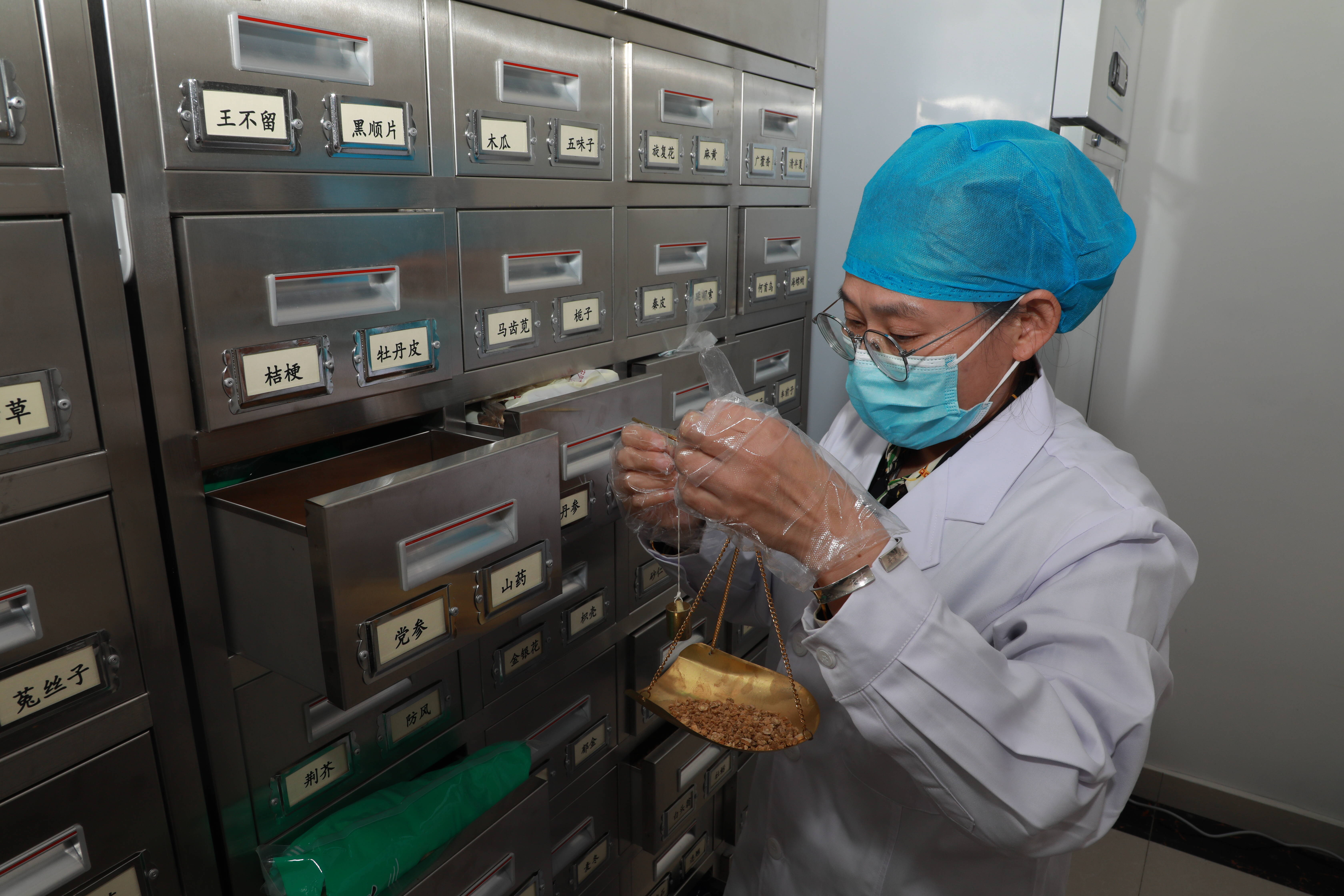 安定医院代诊挂号服务流程医保资料协助整理，一次审核通过的简单介绍
