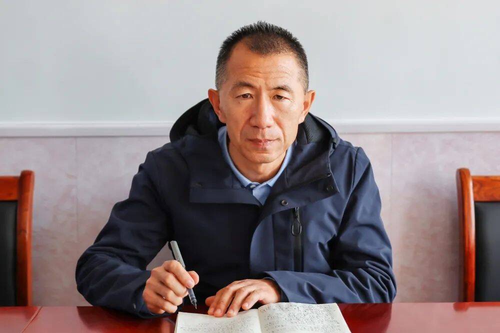 东营市河口区委常委统战部部长徐文棠到基层党组织工作联系点六合街道