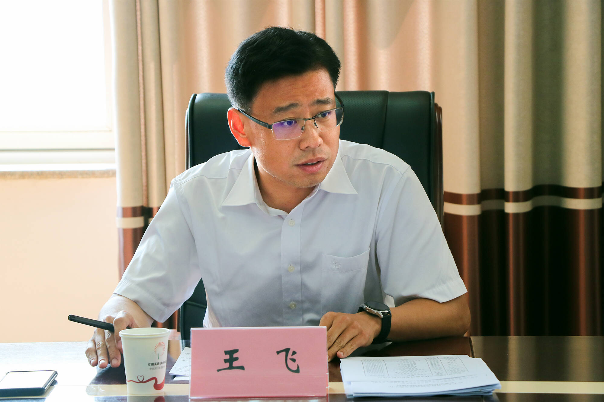 河口区委常委,宣传部长,统战部长王飞主持会议并讲话,他指出,在宣传