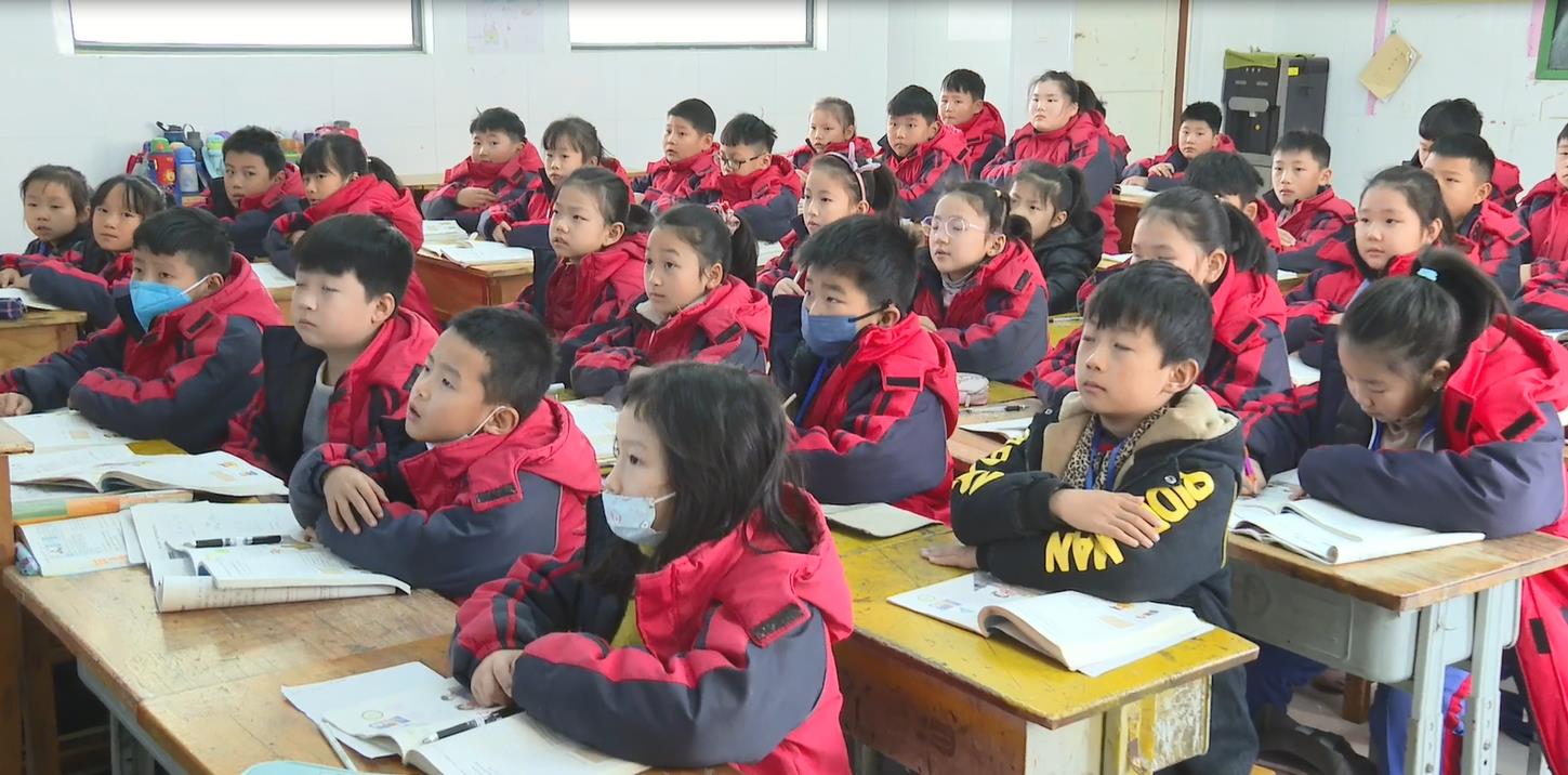 巨野县新华小学教师张玉稳用爱让每一朵花儿开放