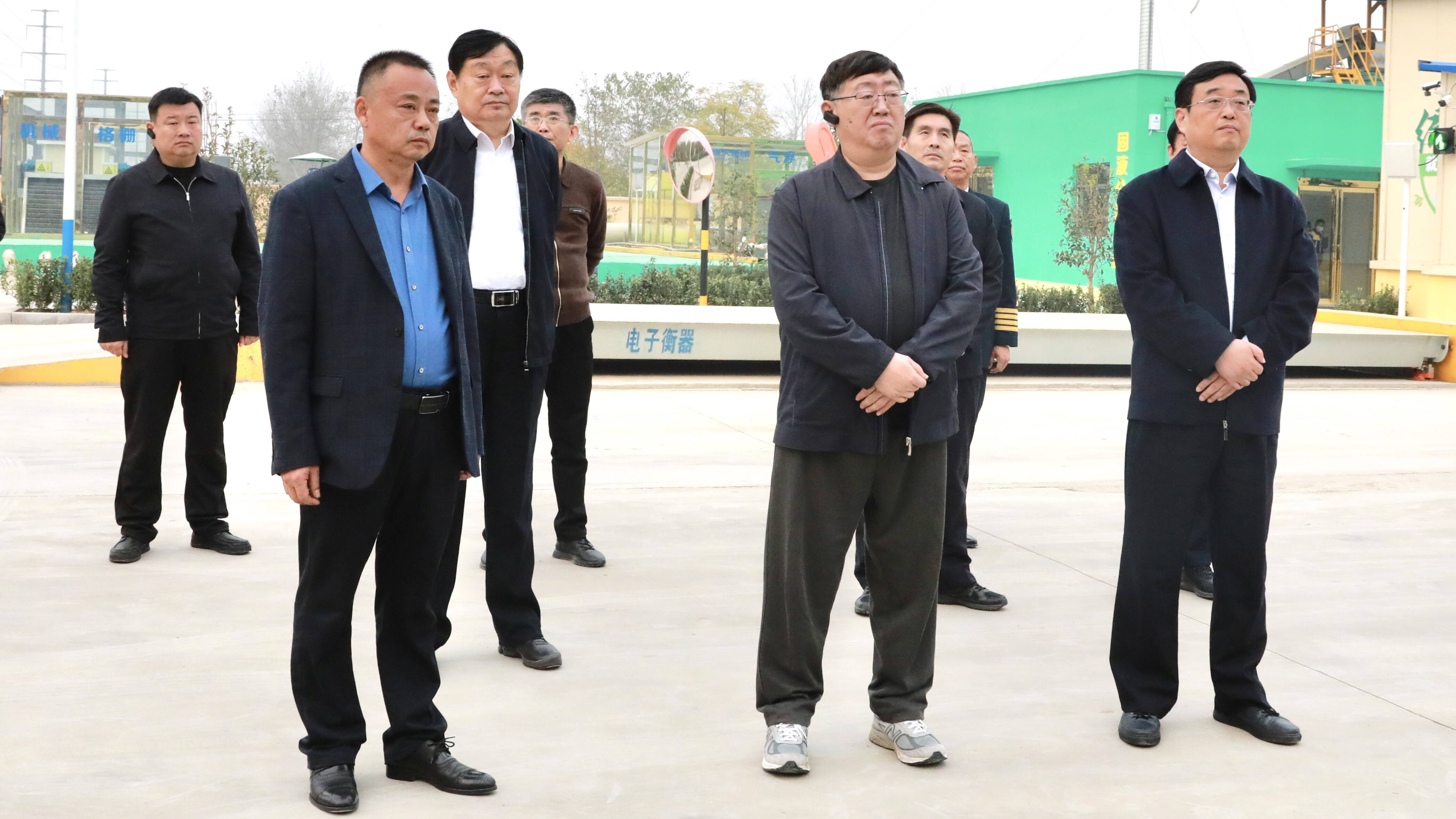 魏传永等县领导的陪同下,先后深入单县湖西王技改,万汇科创智造产业城