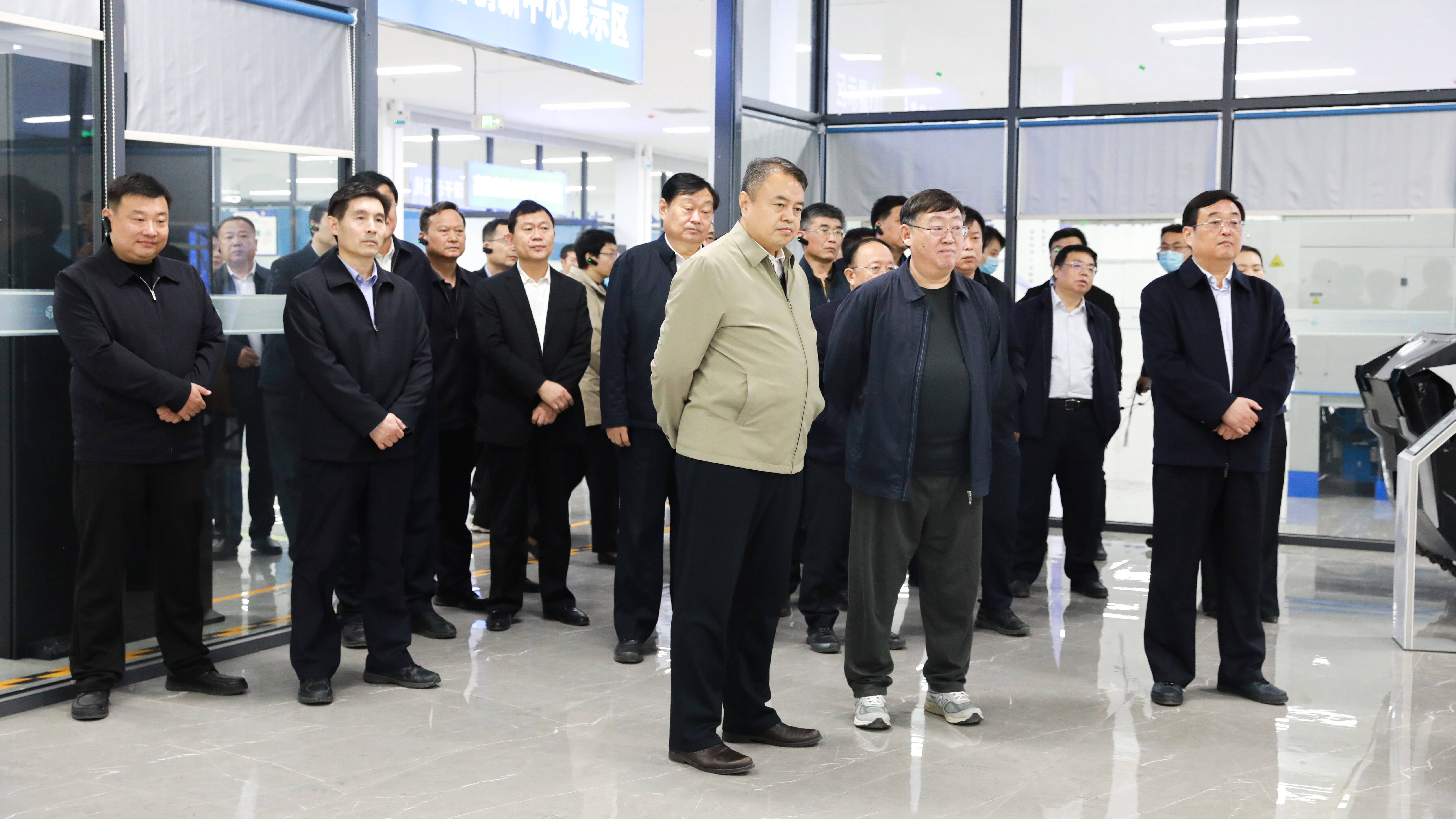 魏传永等县领导的陪同下,先后深入单县湖西王技改,万汇科创智造产业城
