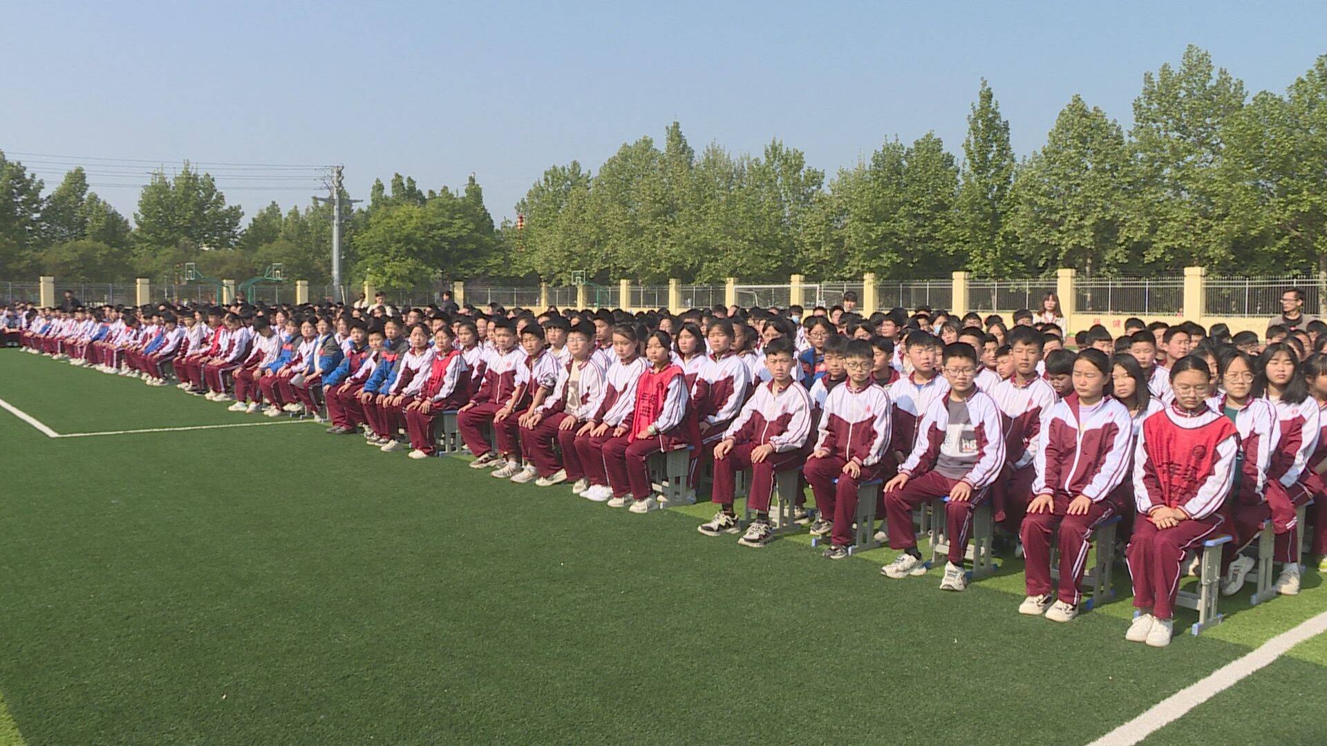 联合单县教育局深入单县希望中学,开展"进校园,讲法规,展警姿,护安全"