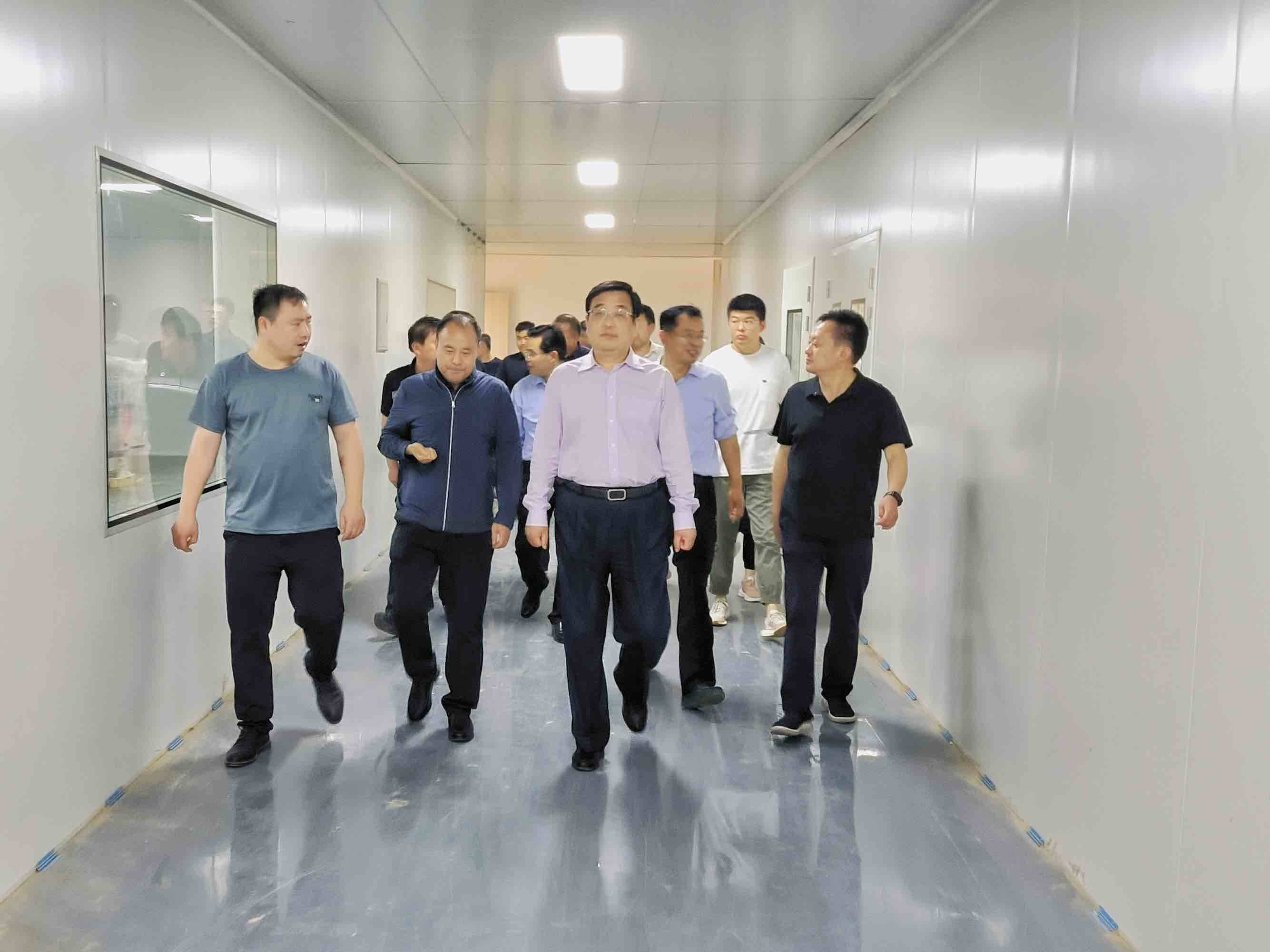 单县县委书记耿振华现场调度重点项目建设工作