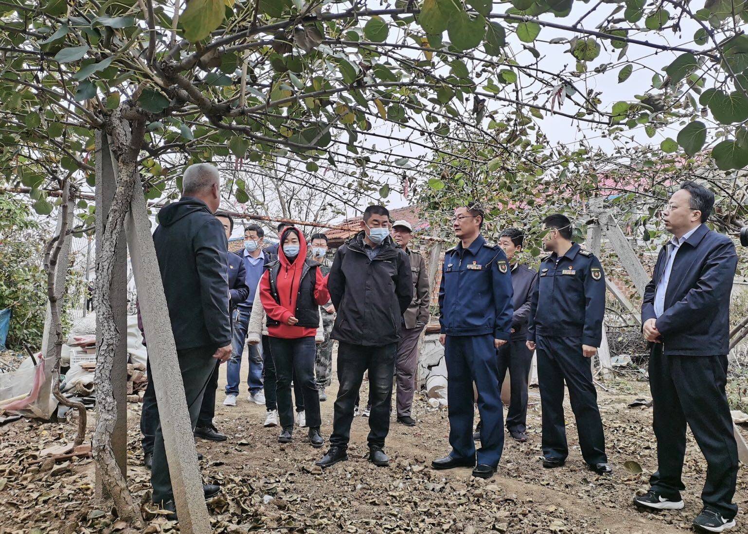 闪电号>媒体>安丘融媒>在大盛镇党委书记李林,副书记李山的陪同下