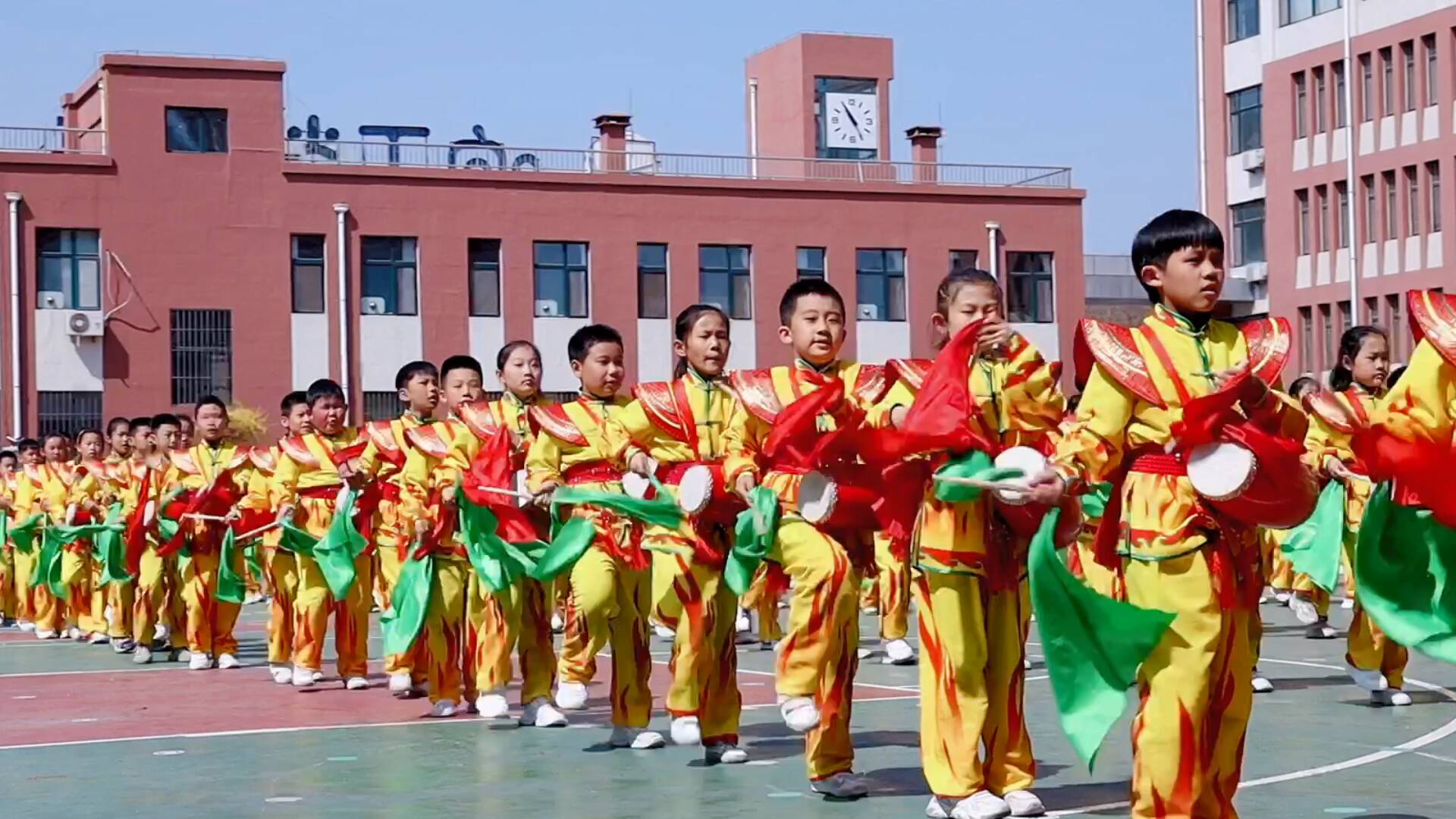 鼓韵励志鼓舞未来安丘市城北小学大型腰鼓团体操展演
