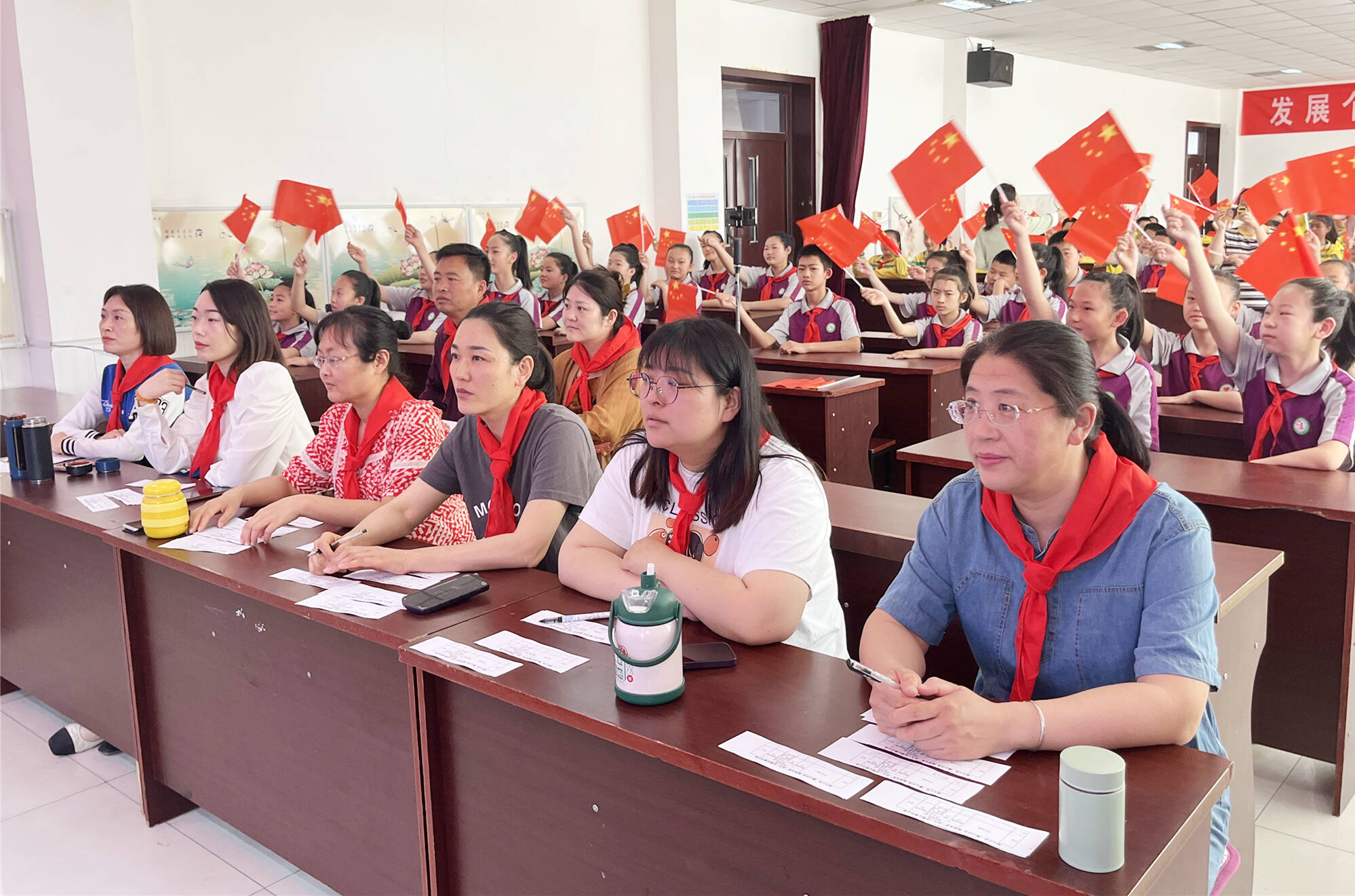 童心向党畅想未来安丘市城北小学歌曲嘹亮庆六一