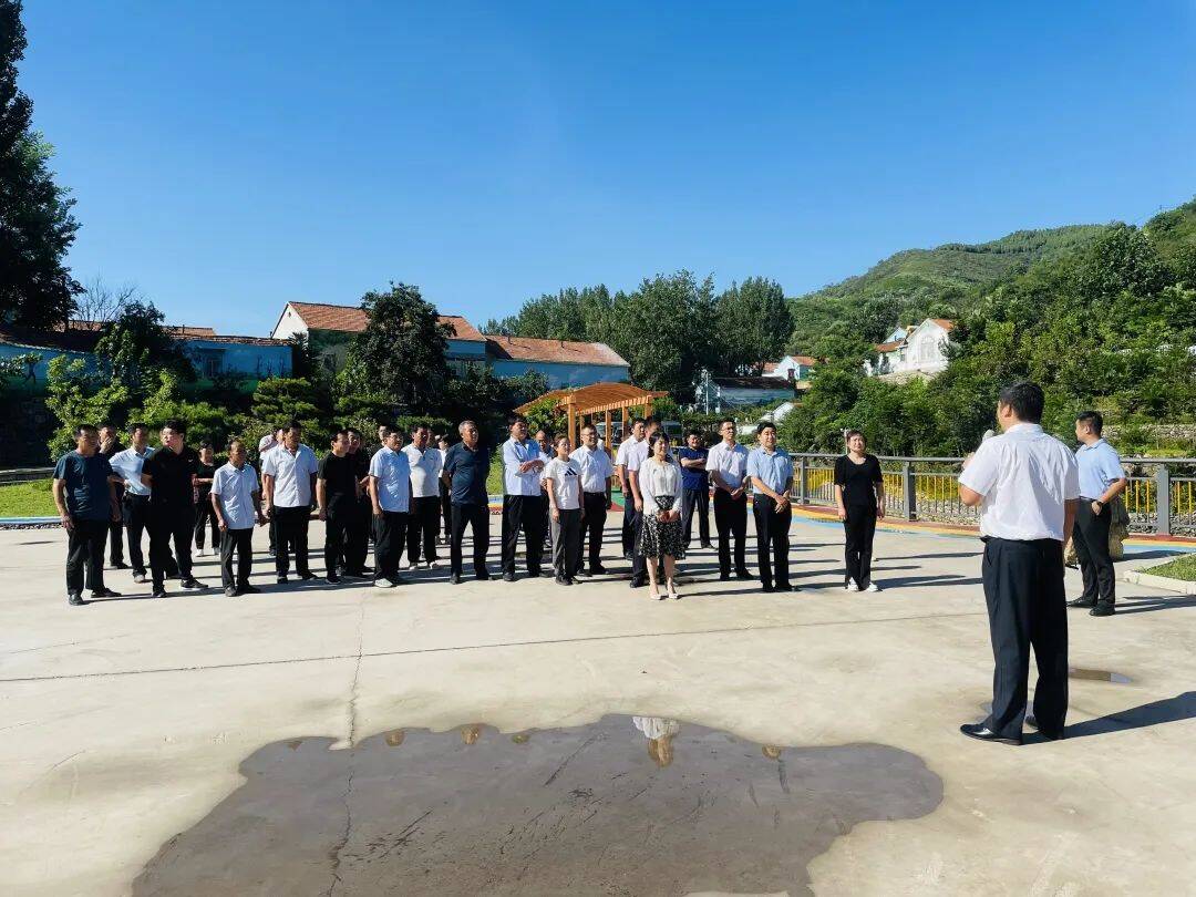 山東臨朐觀摩學習拓思路凝心聚力再前行嵩山組織到兄弟鎮街園區考察