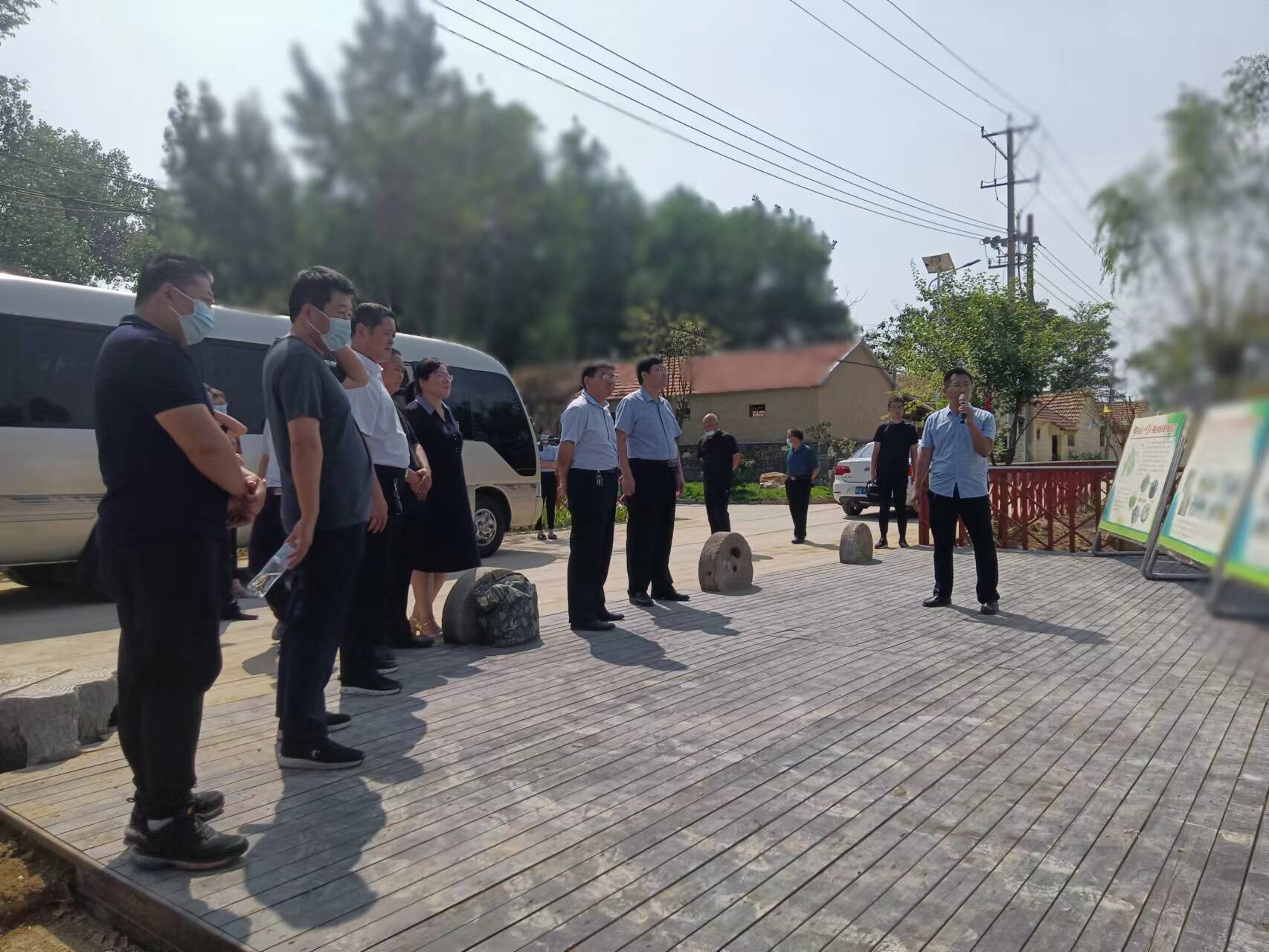 临沭县青云镇组织开展人大代表小组活动