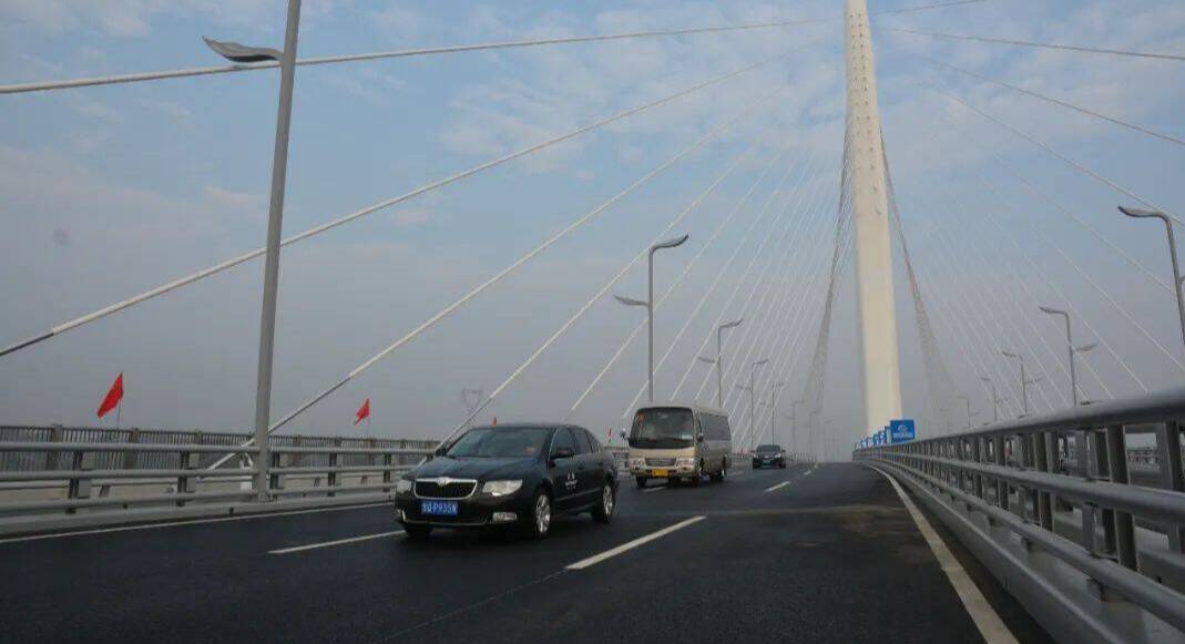 沂水县金澜湾沂河大桥正式通车