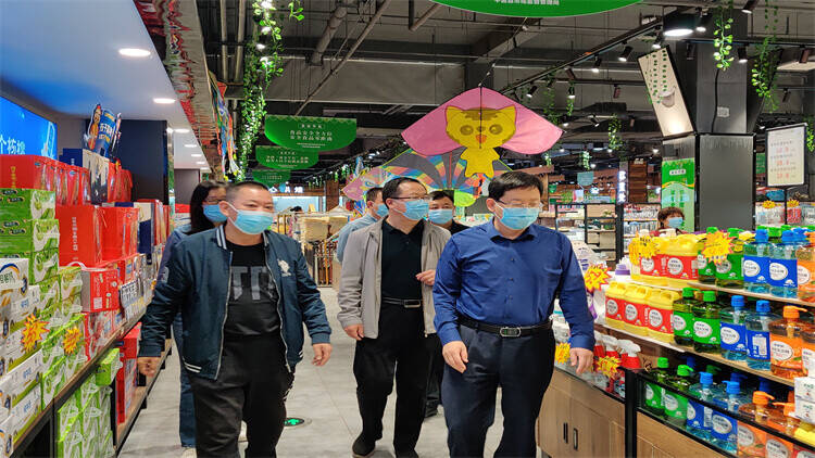 山东平邑郭鹏调研五一期间食品安全和疫情防控工作